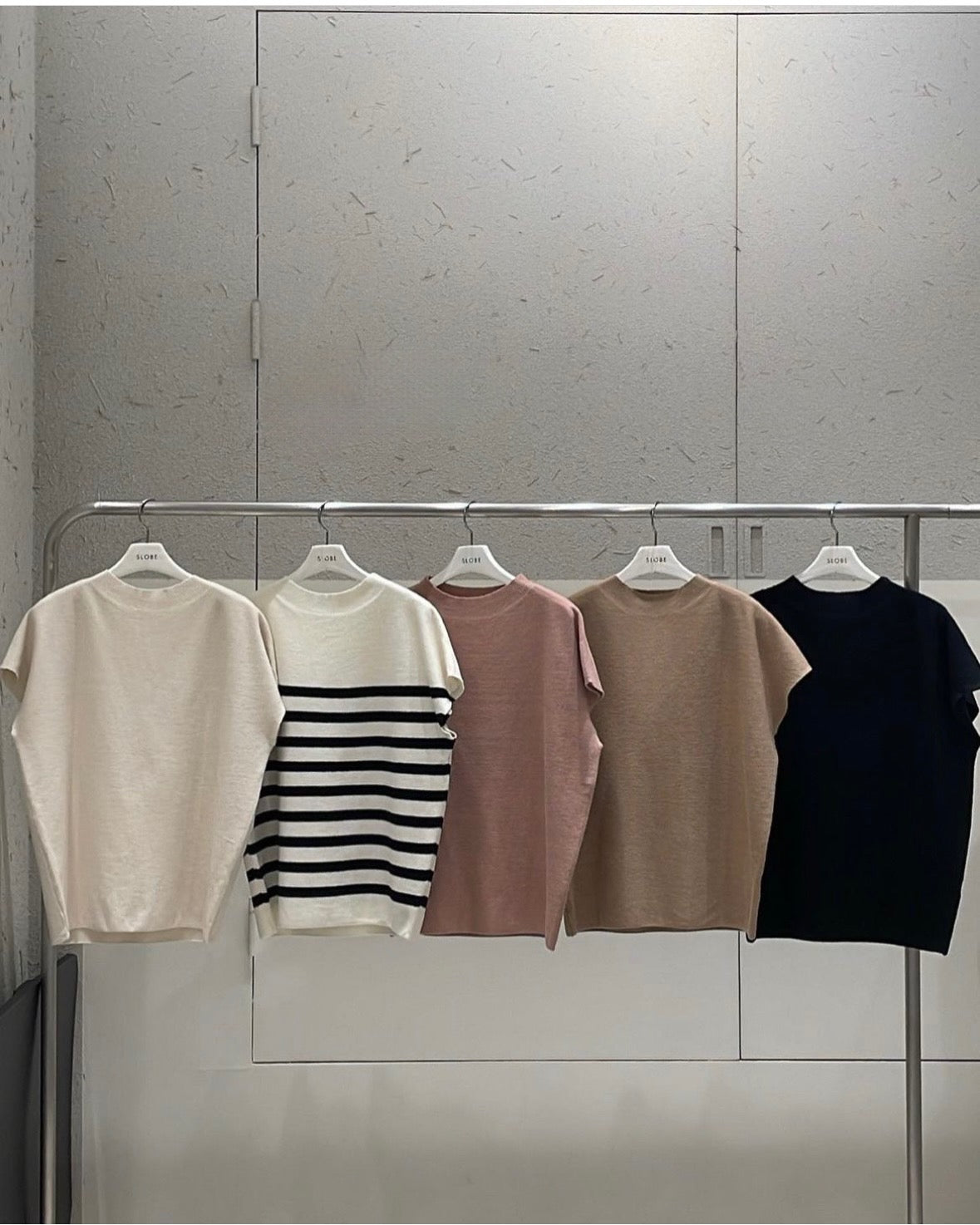 MOCK NECK KNIT