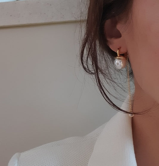 BOLD PERL EARRING